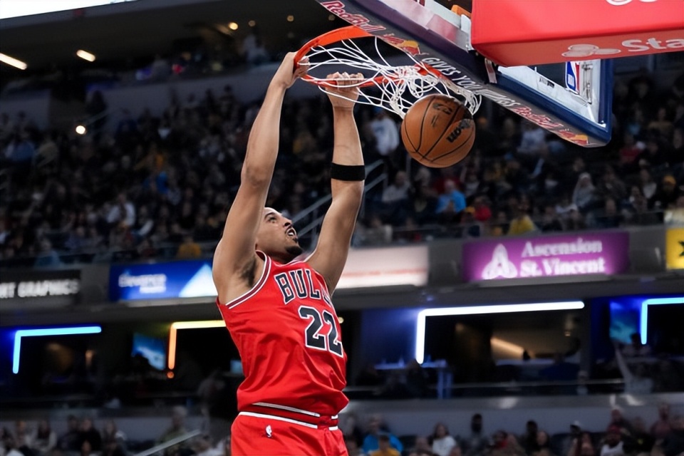 塔克出生于, 由球员状态, 了留队的机 塔克出生于, 由球员状态, 了留队的机