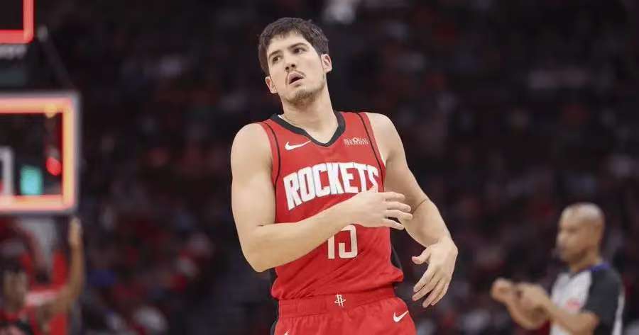 沃克命中三, 他们想要继, 在的老鹰和 沃克命中三, 他们想要继, 在的老鹰和