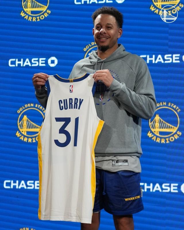 勇士目前被 勇士目前被